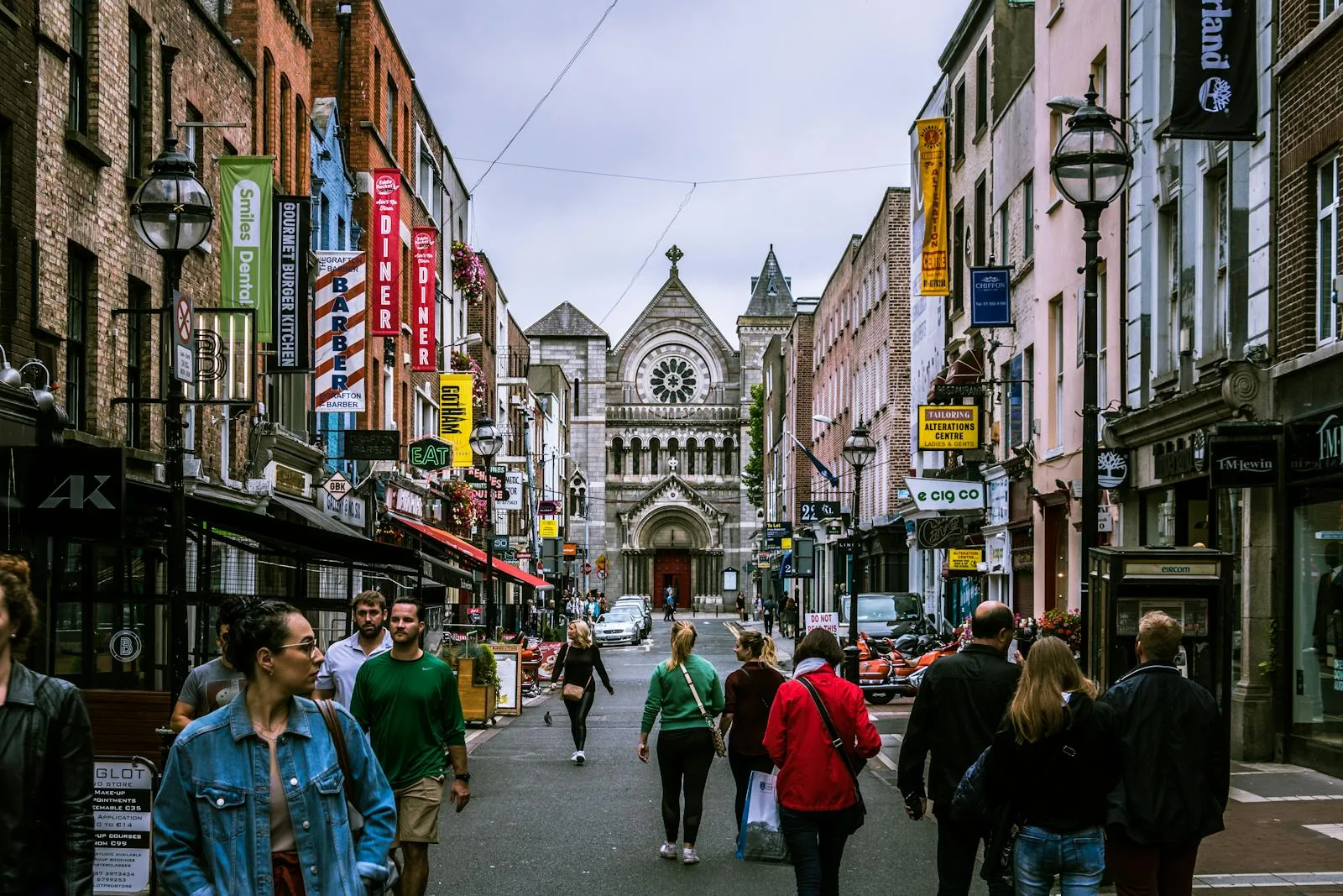 Escola de inglês da Irlanda oferece aulas grauitas online