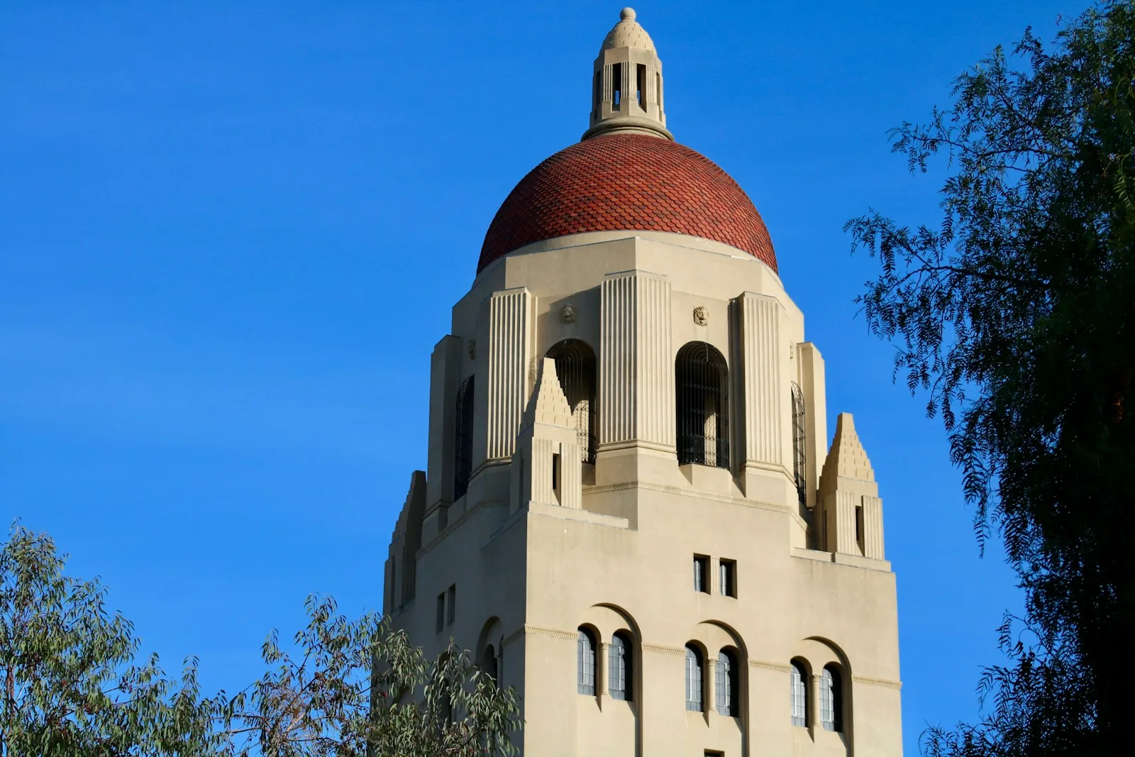 Universidade de Stanford tem curso completo e gratuito de ciência da computação