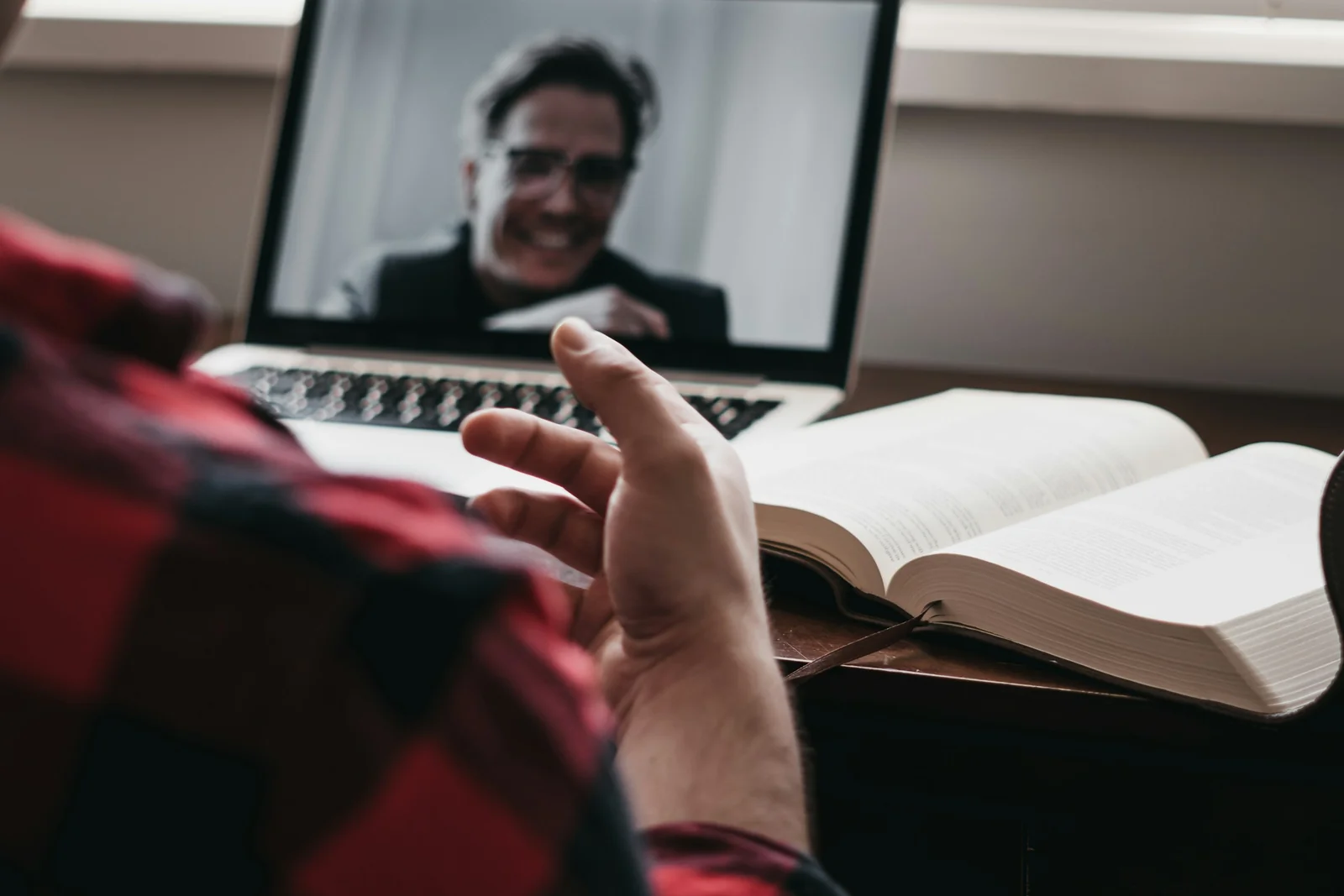 Coursera oferece curso gratuito de IA Generativa com Andrew Ng em português