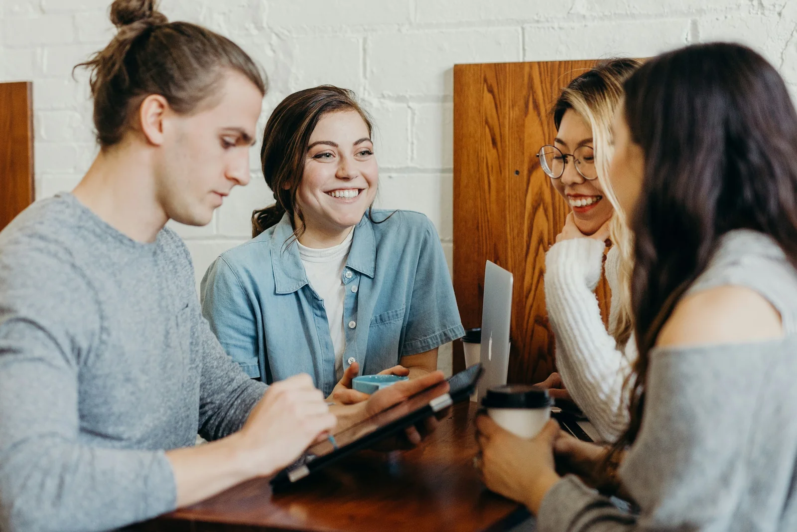 British Council e Santander abrem 10 mil vagas gratuitas em curso de inglês online