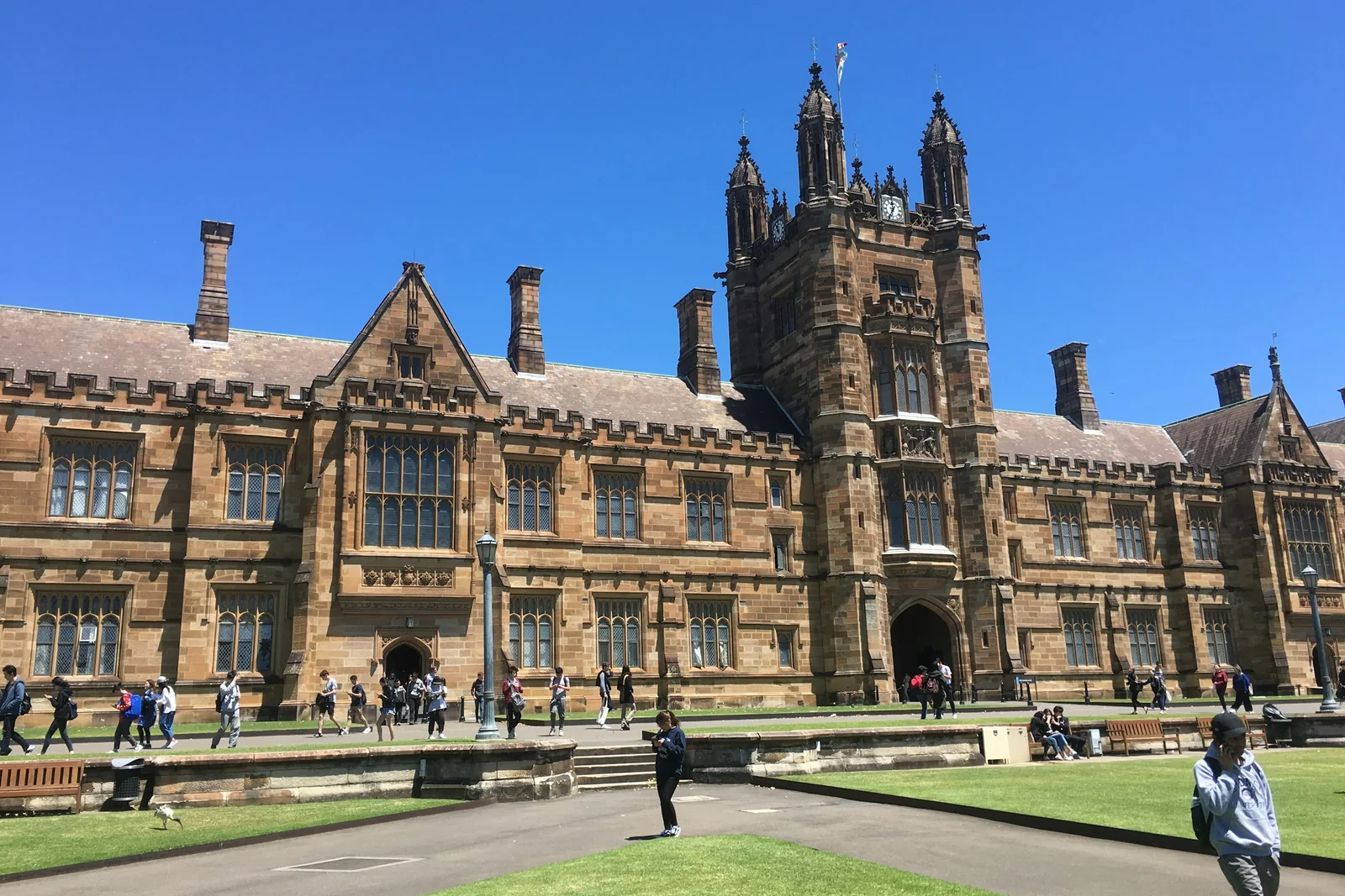 ANU abre candidaturas para bolsas de PhD e mestrado em pesquisa na Austrália com prazo em 31 de agosto