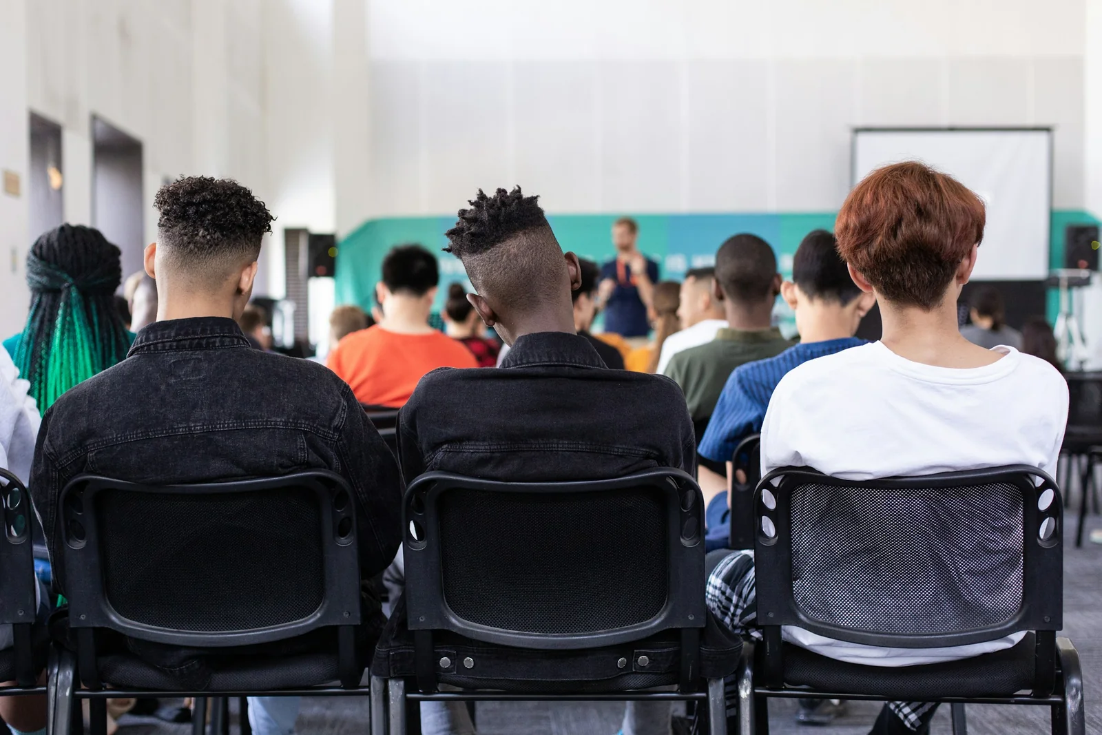 Itaú Social abre Edital Educação e Trabalho 2026 com até R$ 80 mil por projeto até 13 de julho