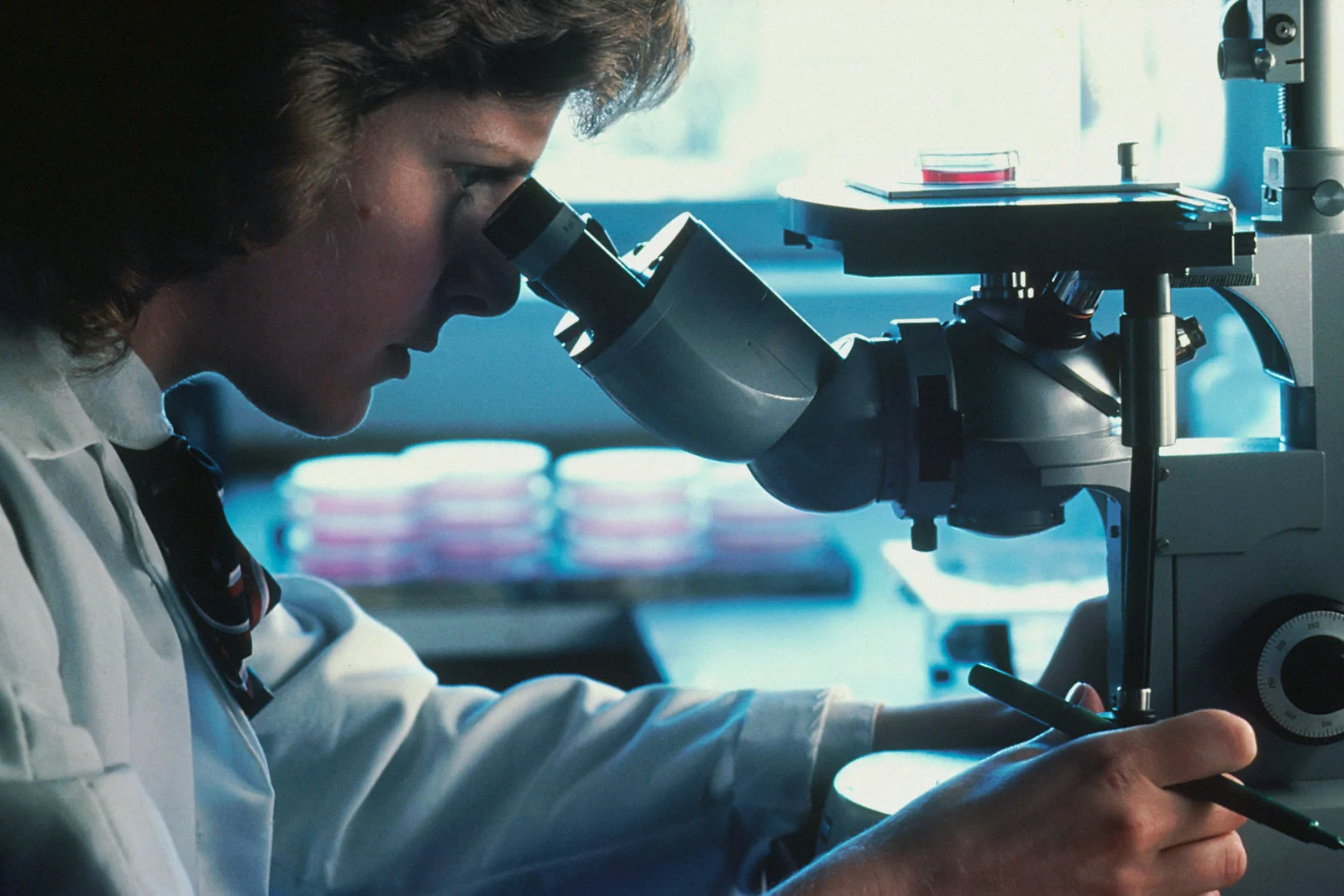Prêmio Jovem Cientista 2026 recebe inscrições até 14 de agosto com tema Inteligência Artificial para o Bem Comum