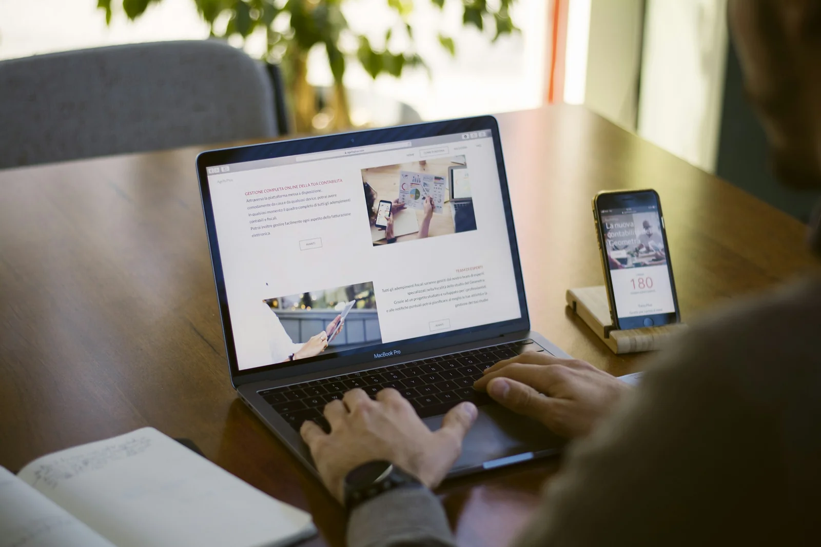 HubSpot Academy oferece certificações gratuitas em português para marketing e vendas em 2026